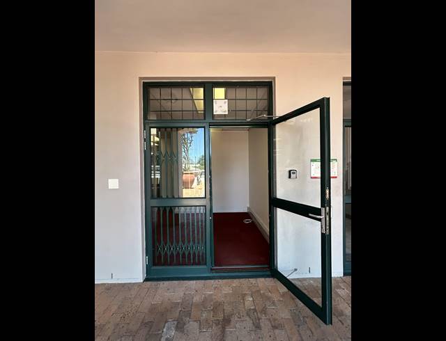 230M² BUILDING TO LET IN TOKAI